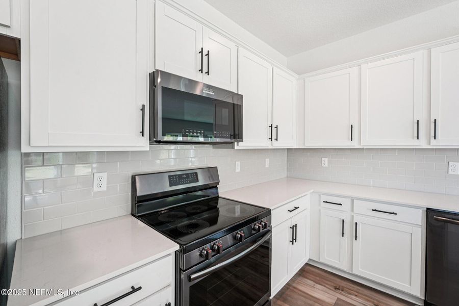 Furnished interior view inside a new home in Panther Creek, Jacksonville (Image 15).
