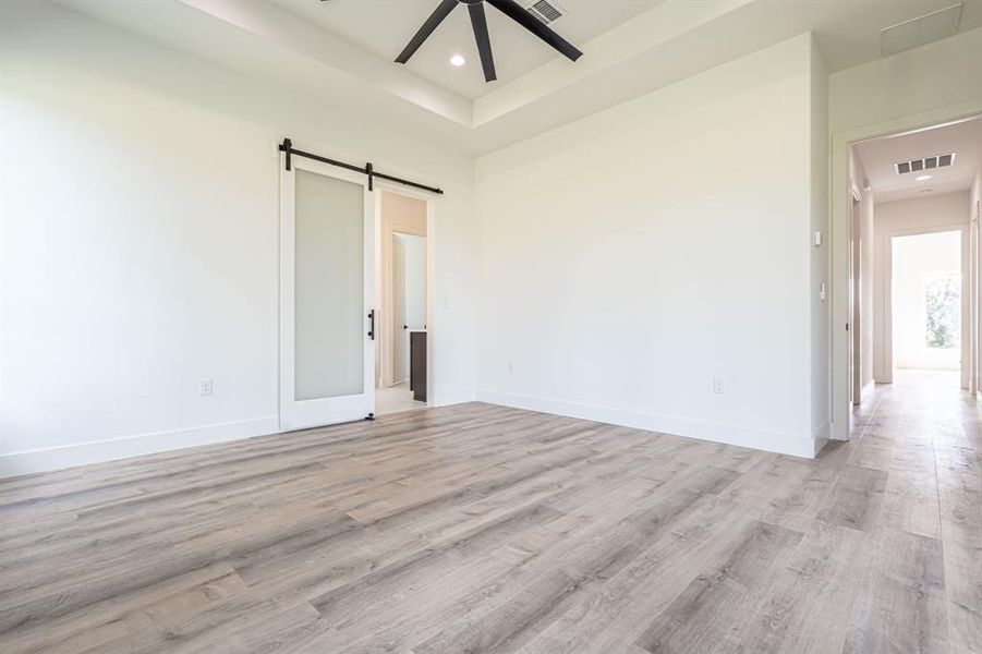 Spacious, unfurnished interior of a new home in , Granbury (Image 34). Spacious, unfurnished interior of a new home in , Granbury (Image 34).