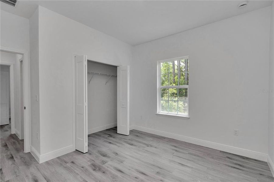 Spacious, unfurnished interior of a new home in , Citrus Springs (Image 37).