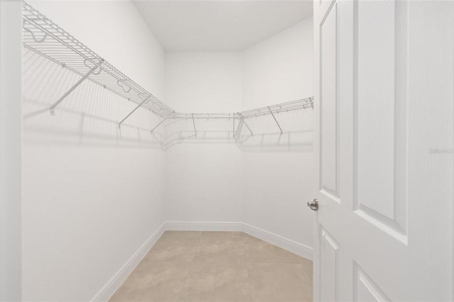 Spacious, unfurnished interior of a new home in , Ocala (Image 34).