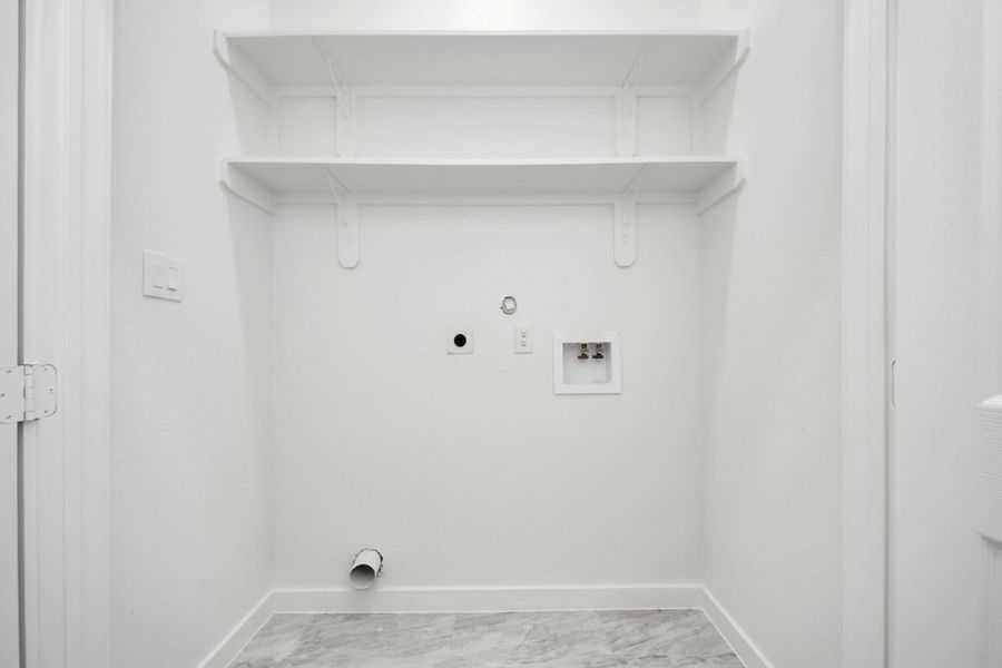 Spacious, unfurnished interior of a new home in , Splendora (Image 10).