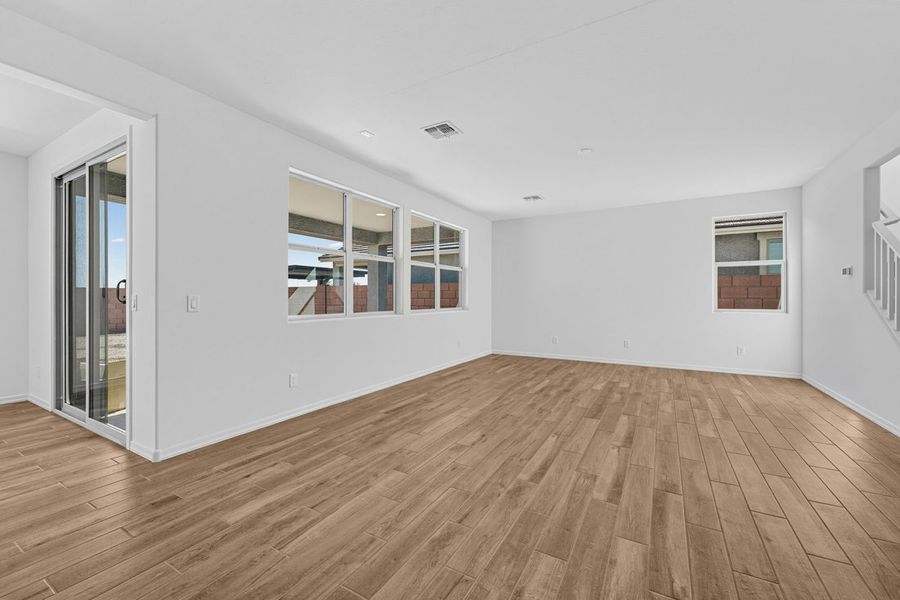 Spacious, unfurnished interior of a new home in Combs Ranch, San Tan Valley (Image 12).