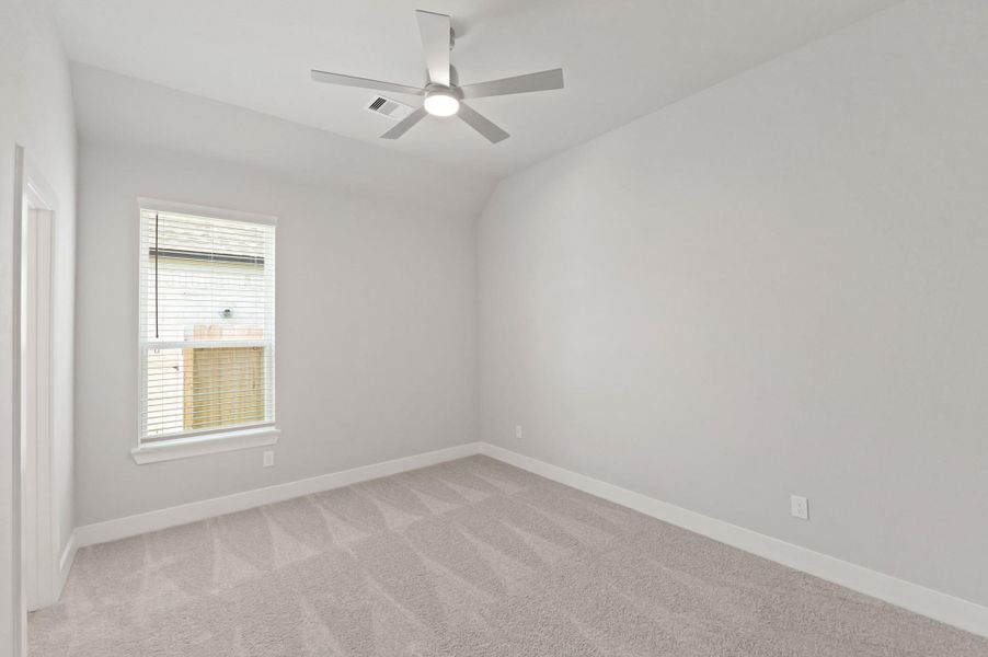 Spacious, unfurnished interior of a new home in Briarwood Crossing, Rosenberg (Image 36).