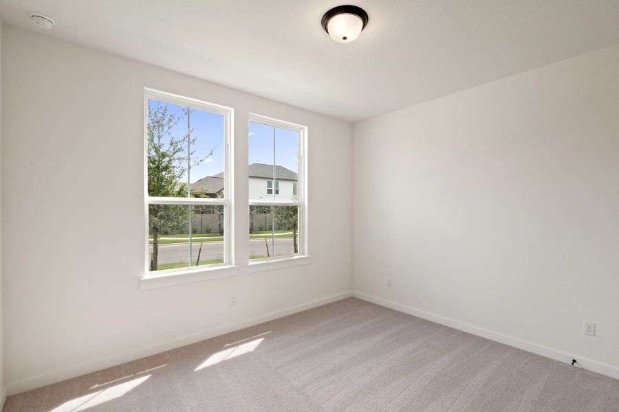 Spacious, unfurnished interior of a new home in Wolf Ranch, Georgetown (Image 21).