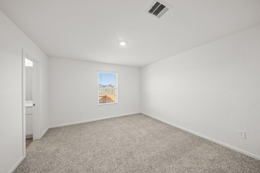 Spacious, unfurnished interior of a new home in The Canopies, Splendora (Image 13).