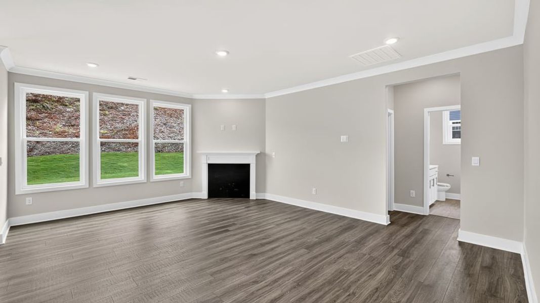 Spacious, unfurnished interior of a new home in Sunset Summits, Spartanburg (Image 15). Spacious, unfurnished interior of a new home in Sunset Summits, Spartanburg (Image 15).
