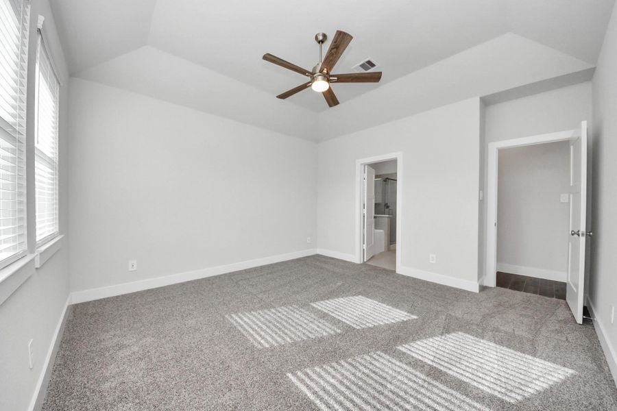 Spacious, unfurnished interior of a new home in Laurel Landing: Landmark Collection, Alvin (Image 28).