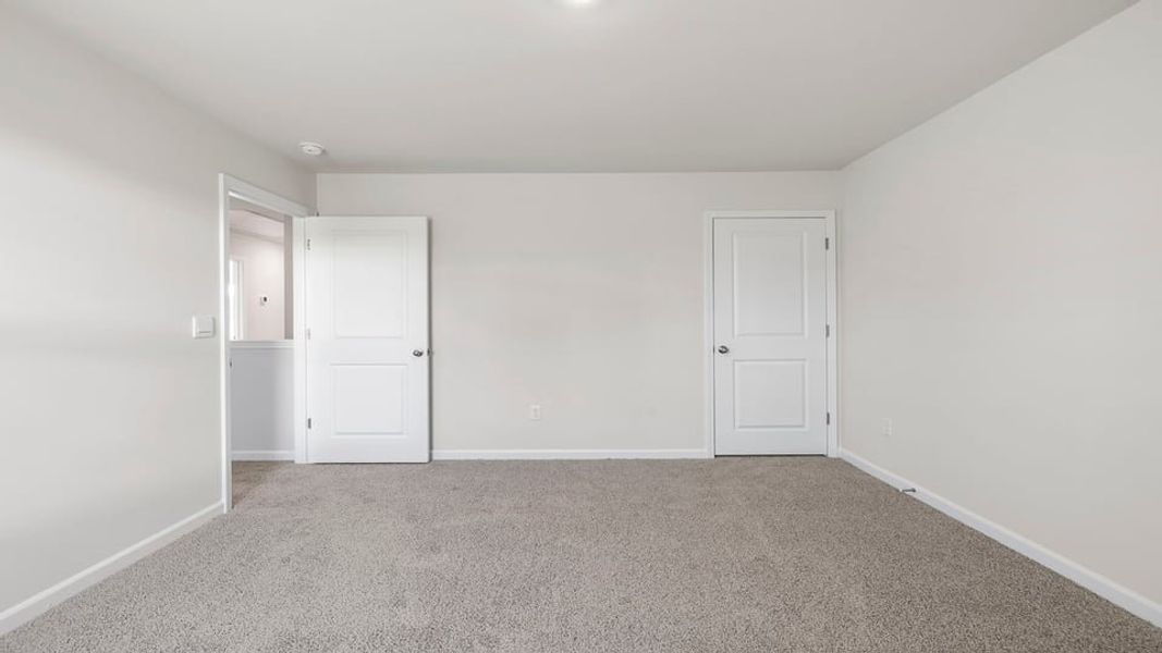 Spacious, unfurnished interior of a new home in Hunters Ridge, Woodruff (Image 25).