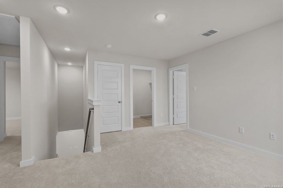 Spacious, unfurnished interior of a new home in Applewhite Meadows, San Antonio (Image 21).