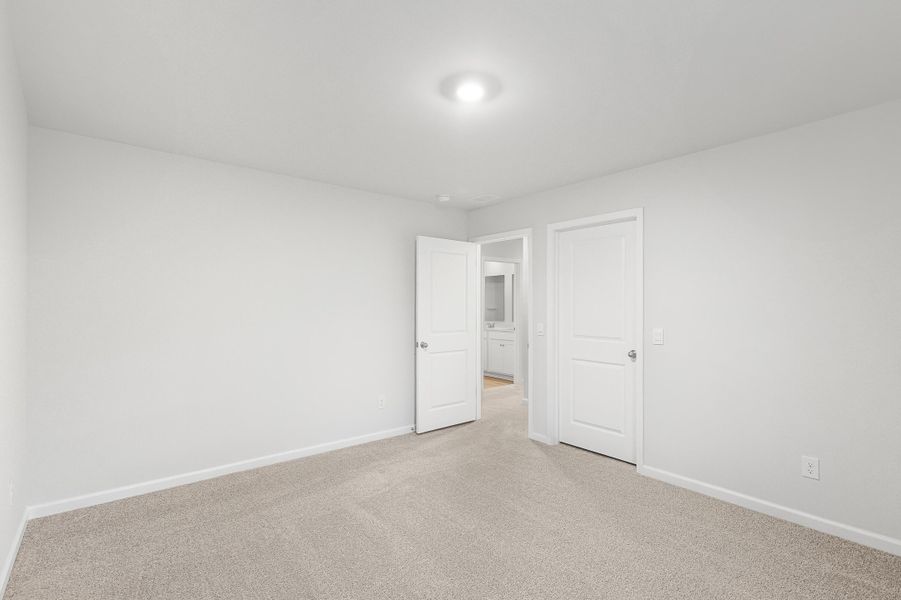 Spacious, unfurnished interior of a new home in The Cove at Mallard Crossing, Summerville (Image 12).