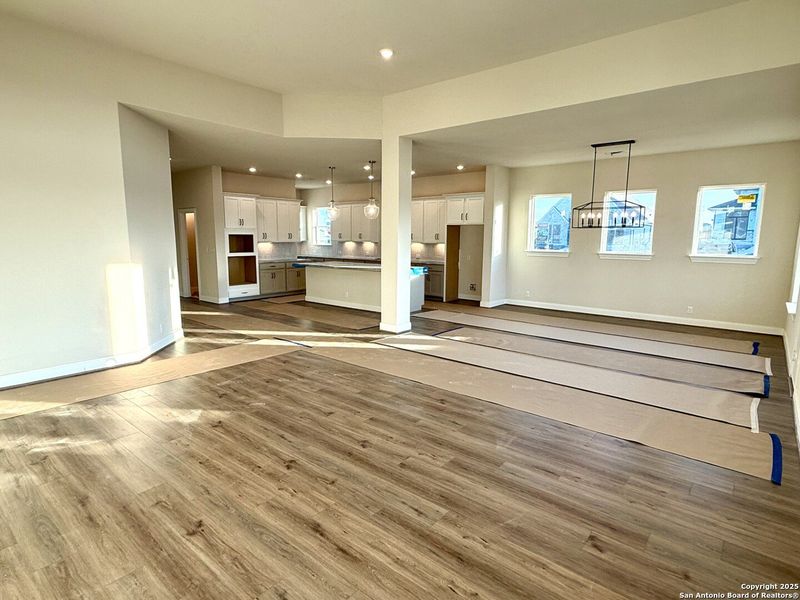Spacious, unfurnished interior of a new home in Briggs Ranch – Signature Legacy Series, San Antonio (Image 5).