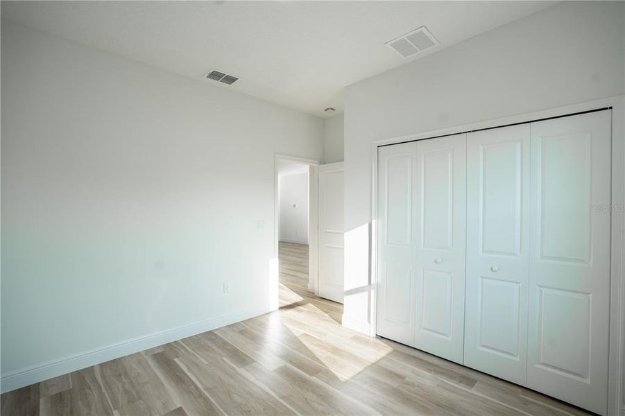Spacious, unfurnished interior of a new home in , Ocala (Image 30).