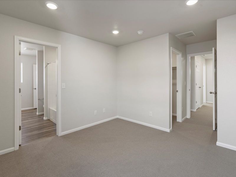 Spacious, unfurnished interior of a new home in Buffalo Highlands: The Canyon Collection, Commerce City (Image 8).