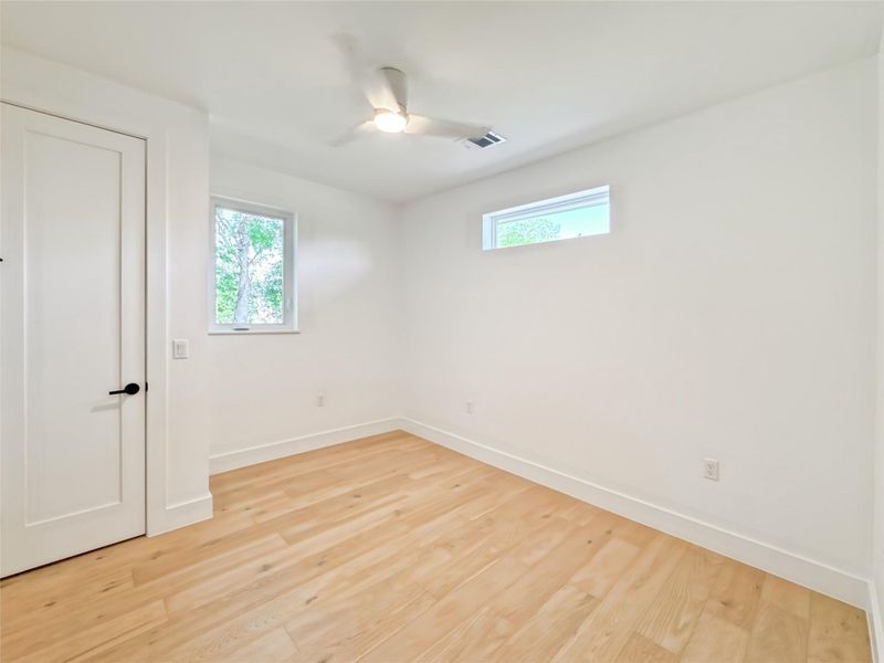 Spacious, unfurnished interior of a new home in , Austin (Image 24).