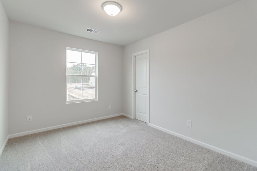 Spacious, unfurnished interior of a new home in Winston Point, Gilbert (Image 30).