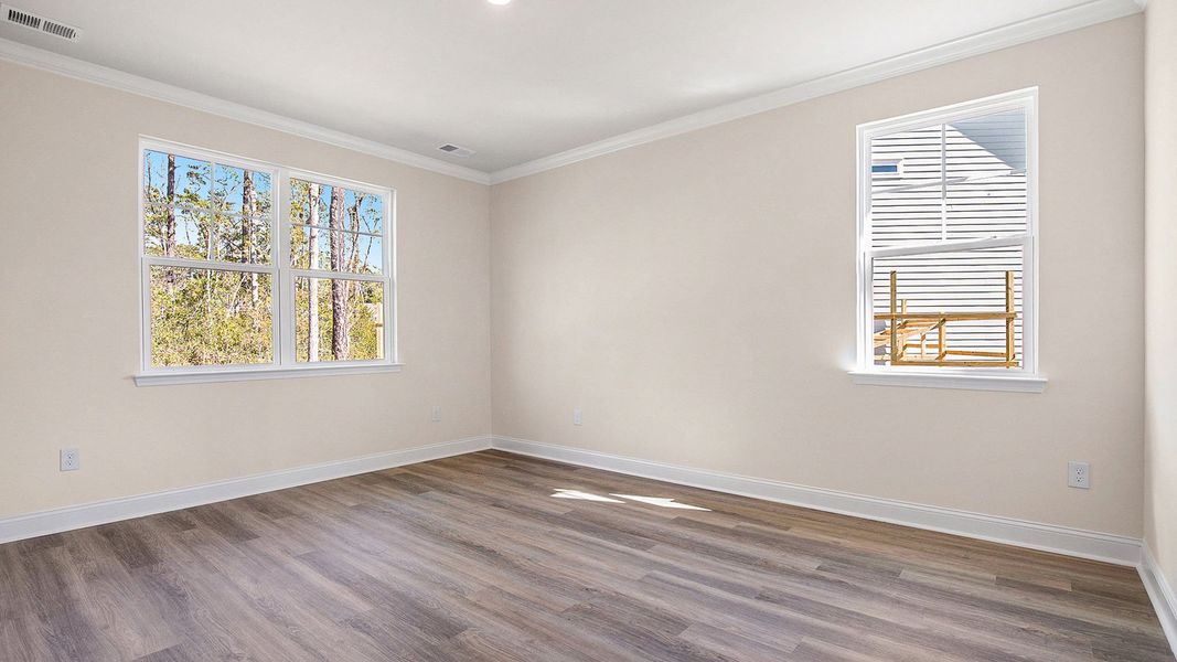 Spacious, unfurnished interior of a new home in Belle Park, North Myrtle Beach (Image 13).