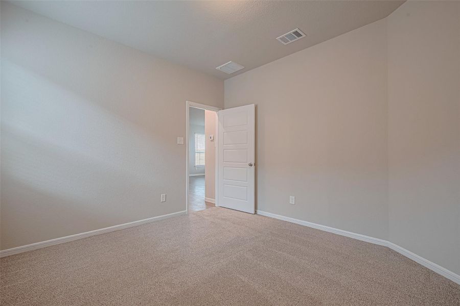 Spacious, unfurnished interior of a new home in La Segarra, Brookshire (Image 29).