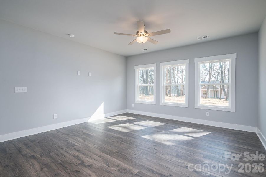Spacious, unfurnished interior of a new home in , Shelby (Image 16).