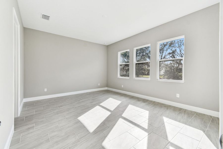 Spacious, unfurnished interior of a new home in River Preserve Estates, Parrish (Image 48).