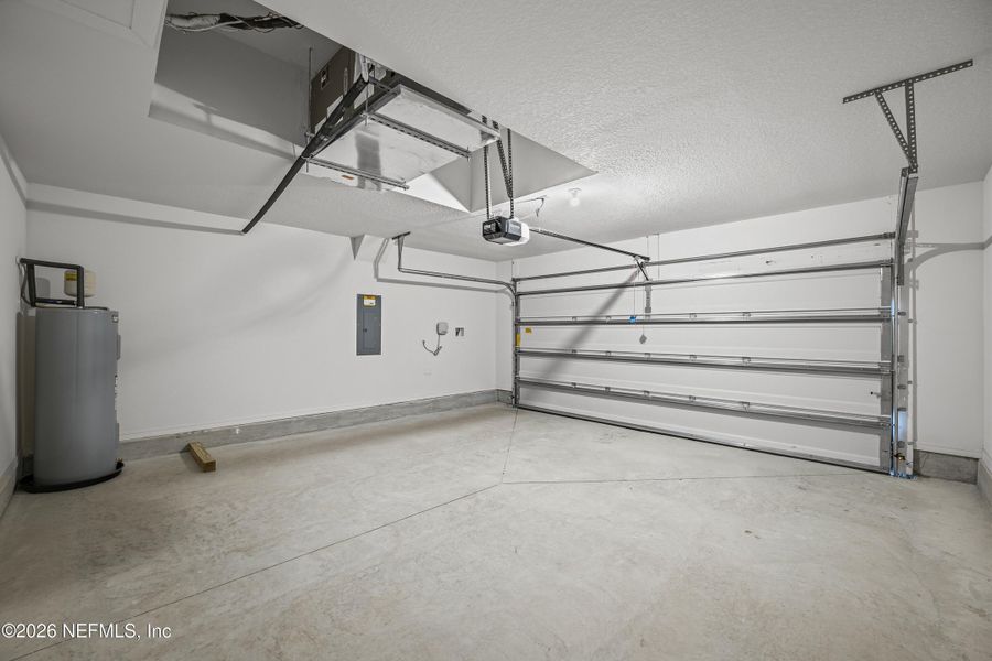 Spacious, unfurnished interior of a new home in Westport Landing, Jacksonville (Image 29).