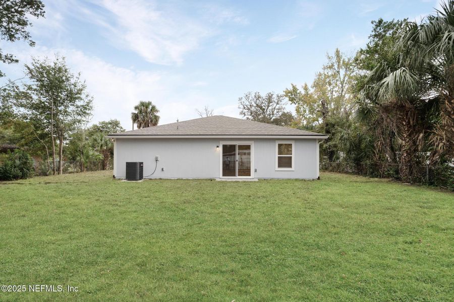 Front exterior of a new home in , Jacksonville, FL, highlighting curb appeal (Image 21).