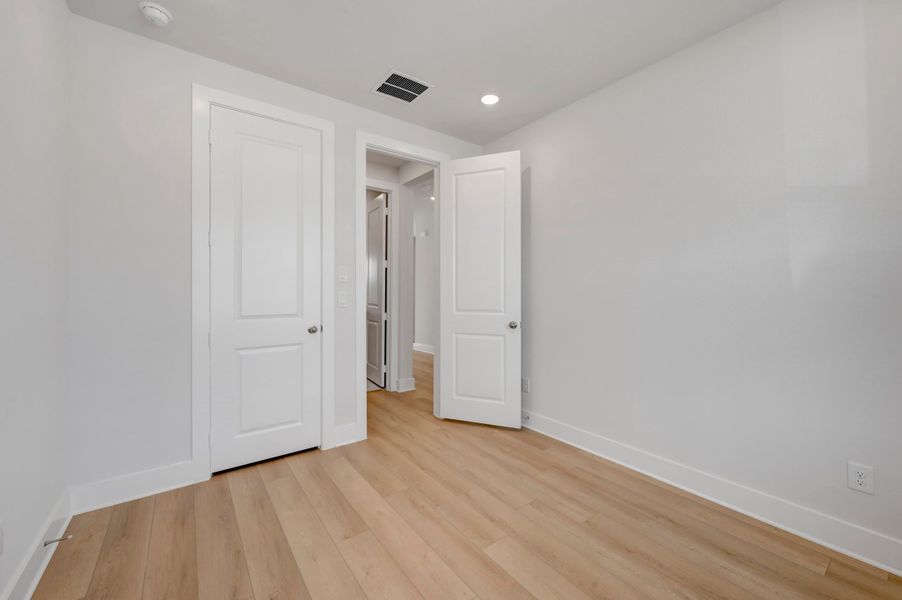 Spacious, unfurnished interior of a new home in Treeline, Justin (Image 26). Spacious, unfurnished interior of a new home in Treeline, Justin (Image 26).