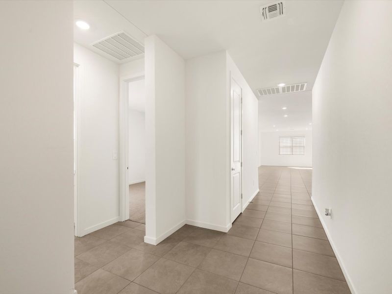 Spacious, unfurnished interior of a new home in Entrada Reserve Series, Tolleson (Image 12).