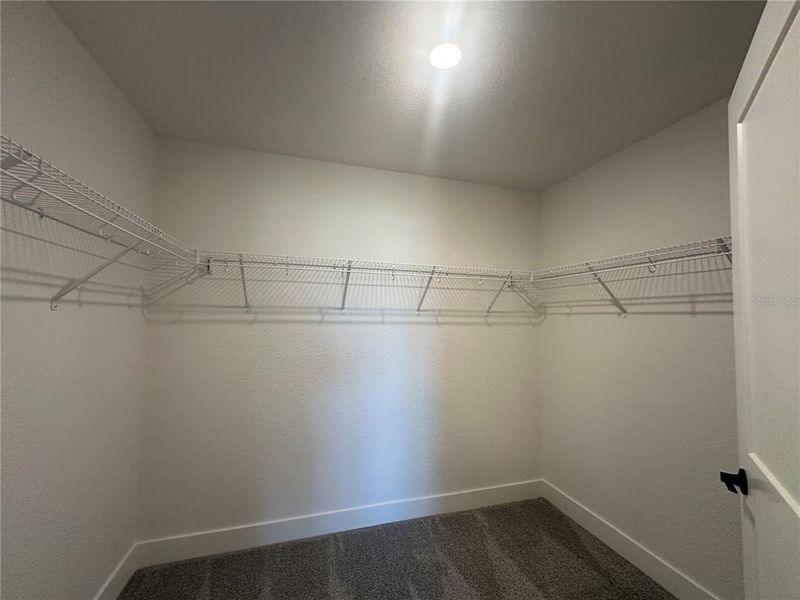 Spacious, unfurnished interior of a new home in Densan Park, Oxford (Image 10).