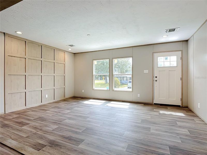Spacious, unfurnished interior of a new home in , St. Cloud (Image 14).