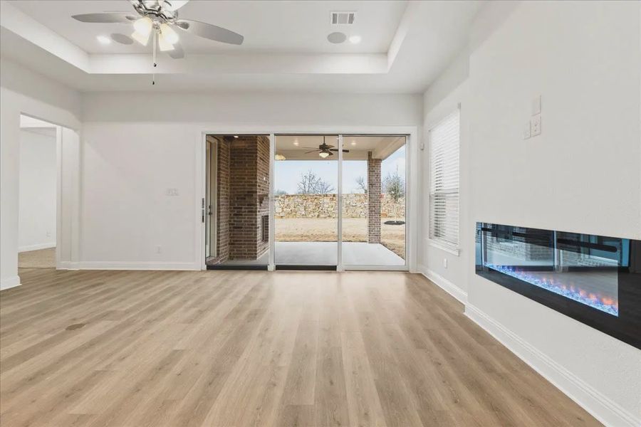 Representative unfurnished interior of a home built from the Springport by Chesmar Homes in Canyon Falls, Argyle (Image 17).