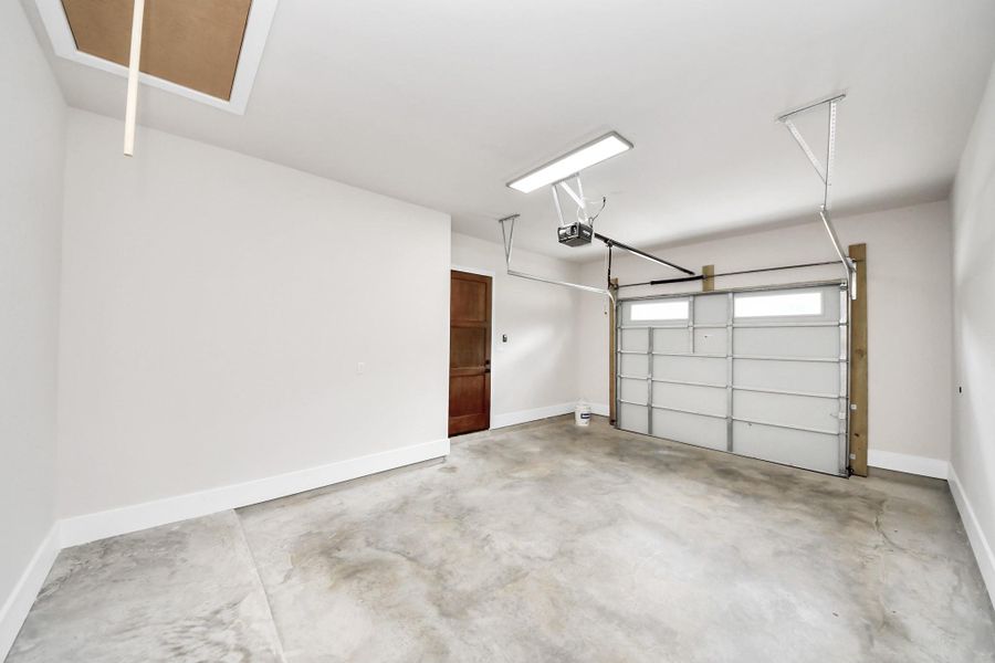 Spacious, unfurnished interior of a new home in , Porter (Image 33).