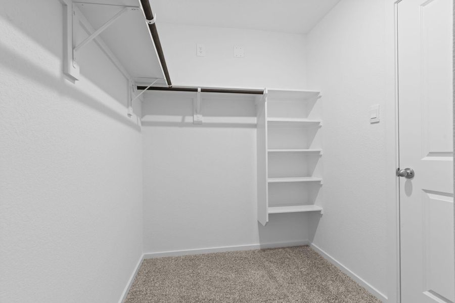 Spacious, unfurnished interior of a new home in Watermark, Alvin (Image 13). Spacious, unfurnished interior of a new home in Watermark, Alvin (Image 13).