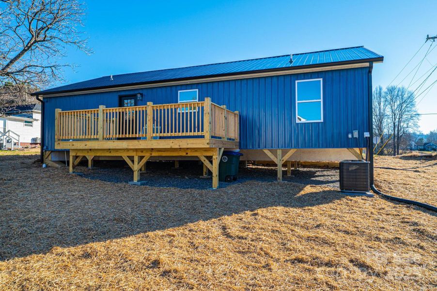 Exterior details and patio area of a home in , Valdese (Image 22).