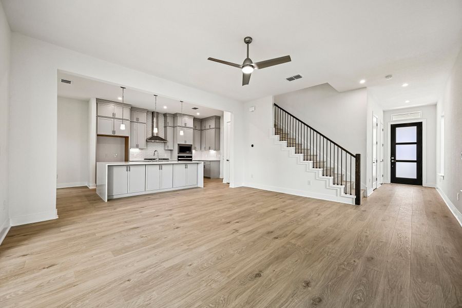 Spacious, unfurnished interior of a new home in Foxfield, Austin (Image 13).