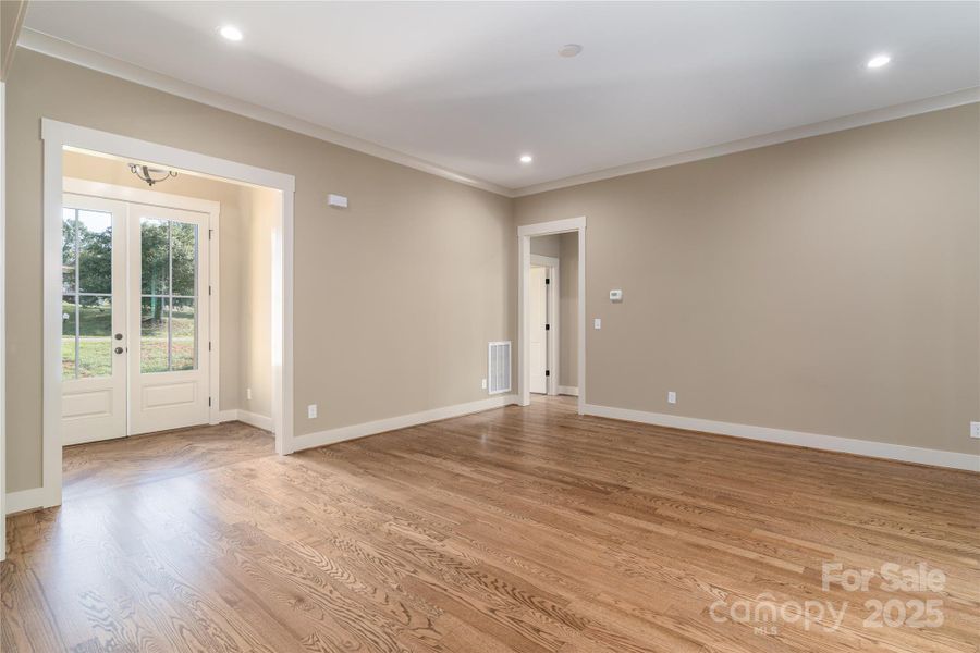 Spacious, unfurnished interior of a new home in , Maiden (Image 19).