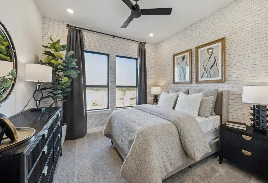 Plan 5039 Bed 2 - Staged - 18 of 22