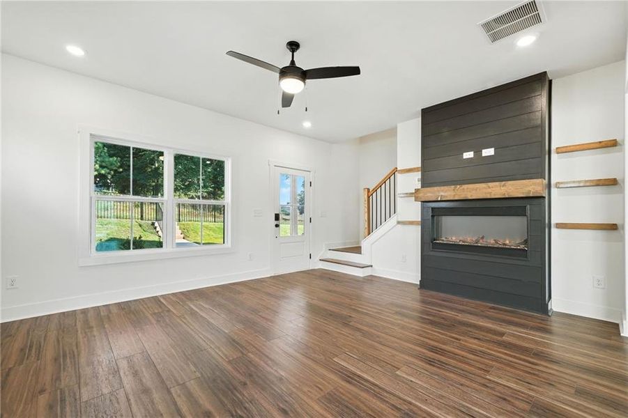 Spacious, unfurnished interior of a new home in , Emerson (Image 12).