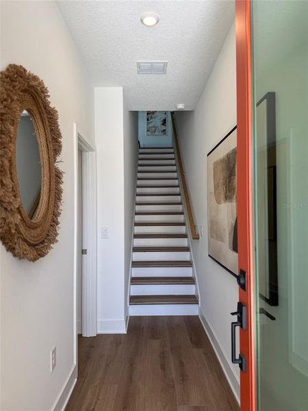 Spacious, unfurnished interior of a new home in , Tampa (Image 28).