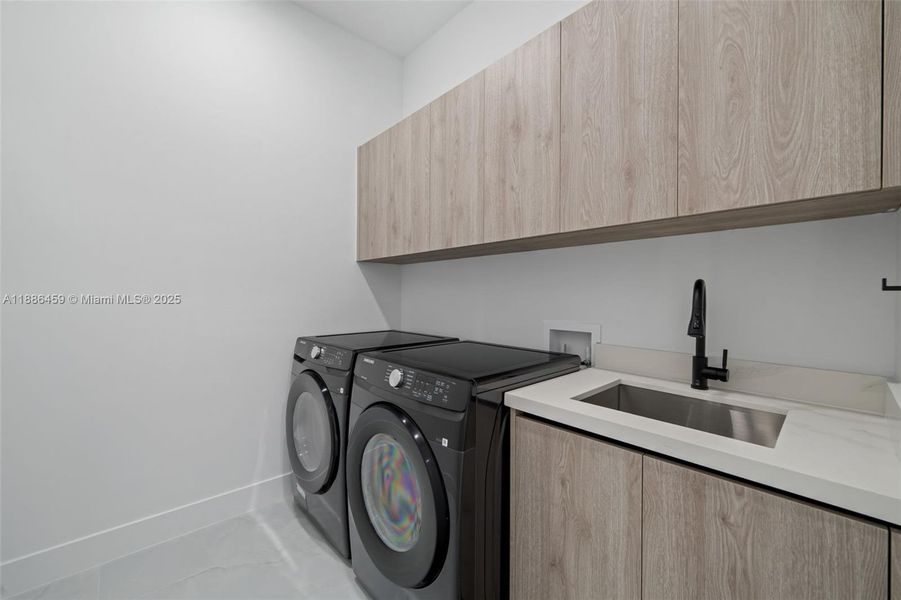 Close-up of interior finishes inside a home in , Cape Coral (Image 19). Close-up of interior finishes inside a home in , Cape Coral (Image 19).