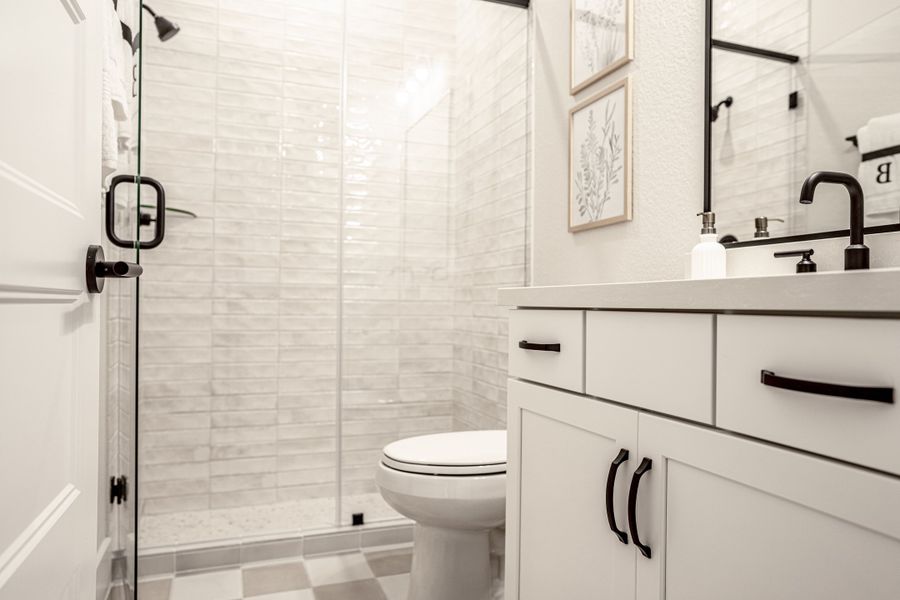 Representative furnished interior of a home built from the Crockett by Beazer Homes in Copia Pines, Montgomery (Image 10).