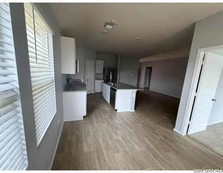 Spacious, unfurnished interior of a new home in Arroyo Ranch, Seguin (Image 6). Spacious, unfurnished interior of a new home in Arroyo Ranch, Seguin (Image 6).