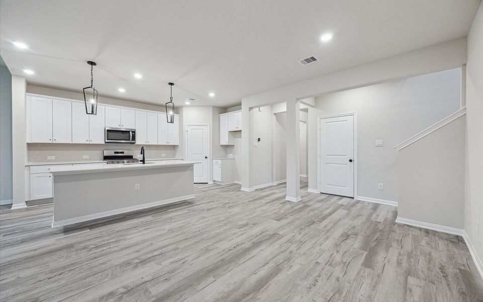 Spacious, unfurnished interior of a new home in Elyson, Katy (Image 15).