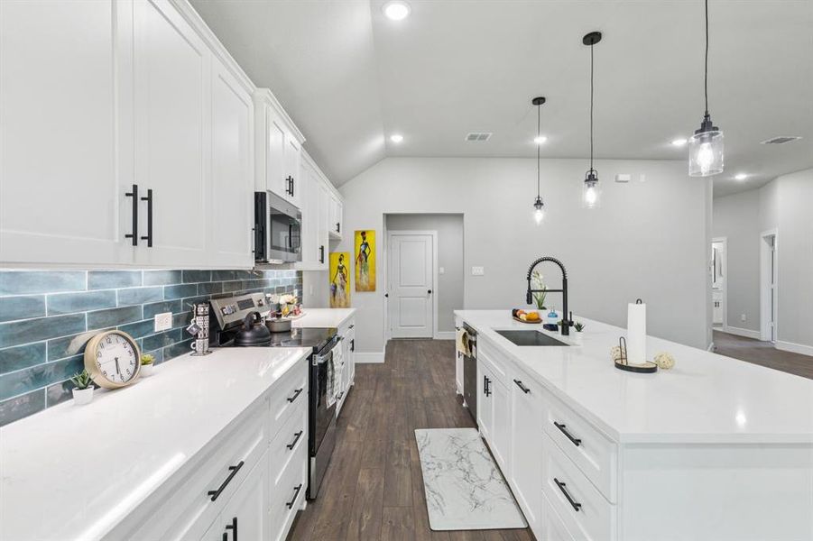 Furnished interior view inside a new home in , Terrell (Image 9).