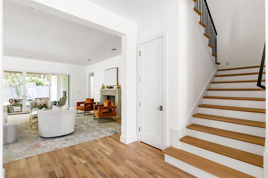 Furnished interior view inside a new home in , Dallas (Image 36). Furnished interior view inside a new home in , Dallas (Image 36).