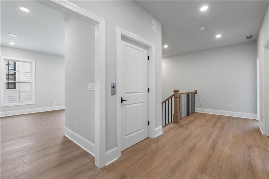 Spacious, unfurnished interior of a new home in , Peachtree Corners (Image 49). Spacious, unfurnished interior of a new home in , Peachtree Corners (Image 49).