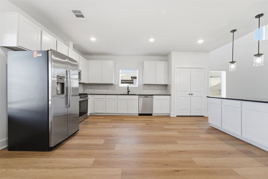 Furnished interior view inside a new home in Sagebrook, Argyle (Image 5). Furnished interior view inside a new home in Sagebrook, Argyle (Image 5).
