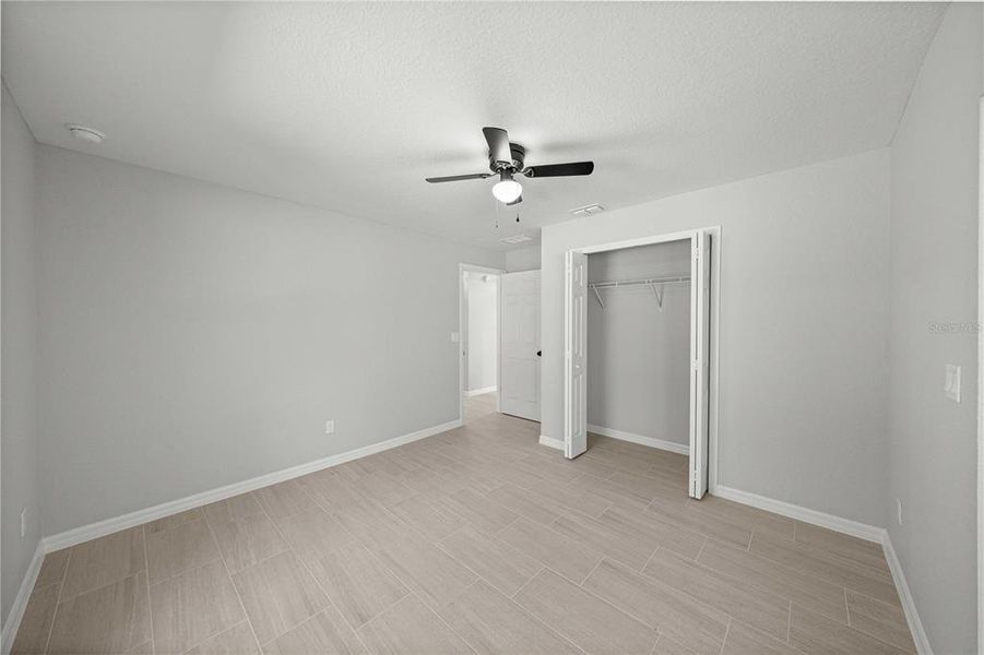 Spacious, unfurnished interior of a new home in , Dunnellon (Image 22).