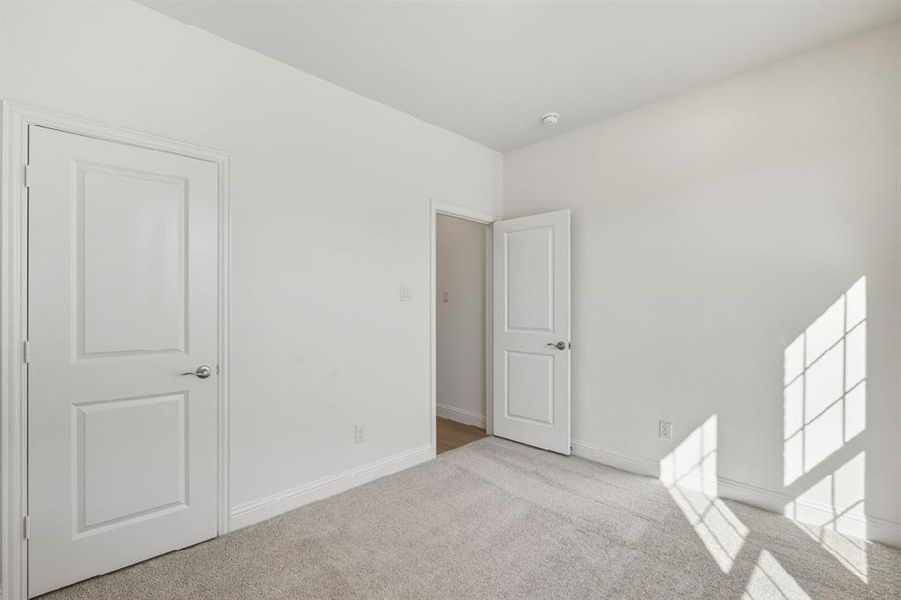 Spacious, unfurnished interior of a new home in Wildflower Ranch, Fort Worth (Image 12).