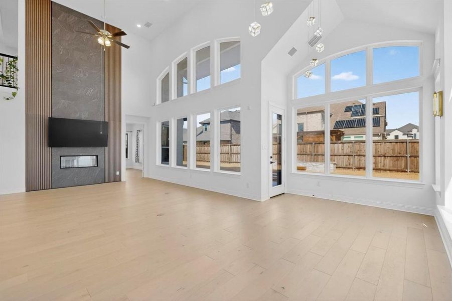 Spacious, unfurnished interior of a new home in , Prosper (Image 27).