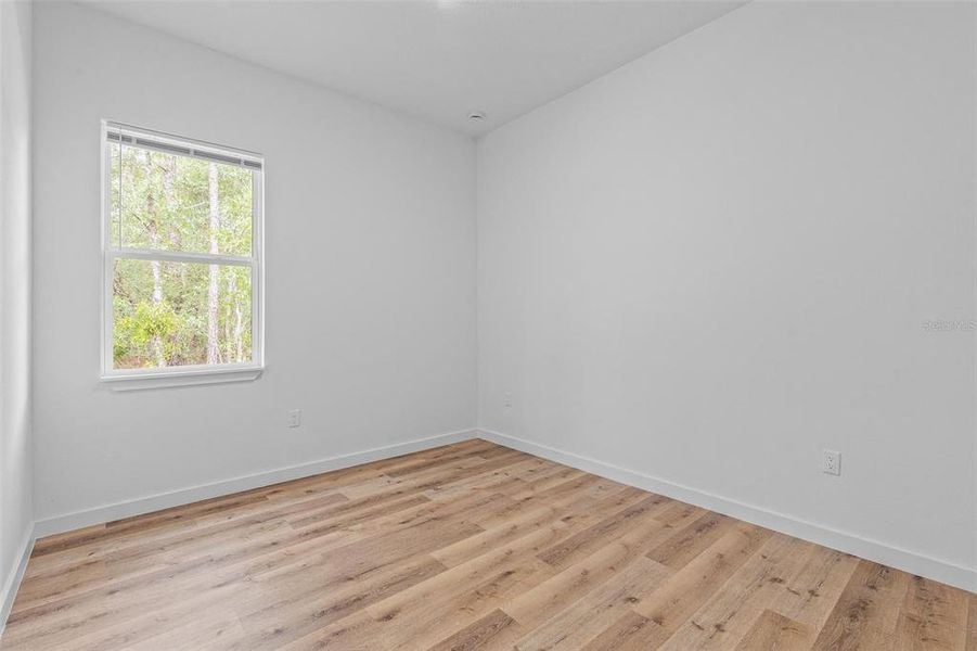 Spacious, unfurnished interior of a new home in , Citrus Springs (Image 27).